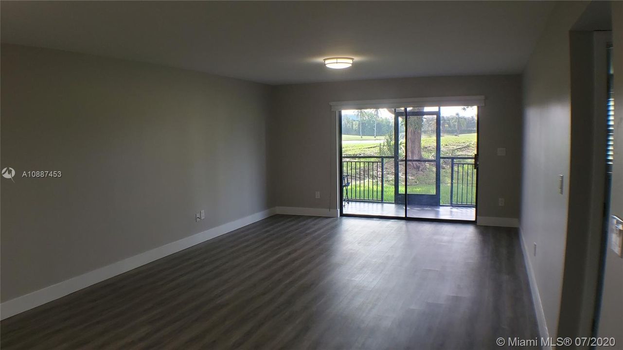 Vendido Recientemente: $269,900 (2 camas, 2 baños, 1292 Pies cuadrados)