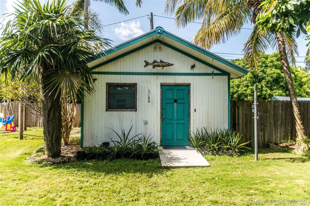 Недавно продано: $320,000 (2 спален, 1 ванн, 1066 Квадратных фут)