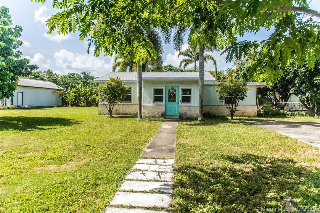 Недавно продано: $320,000 (2 спален, 1 ванн, 1066 Квадратных фут)