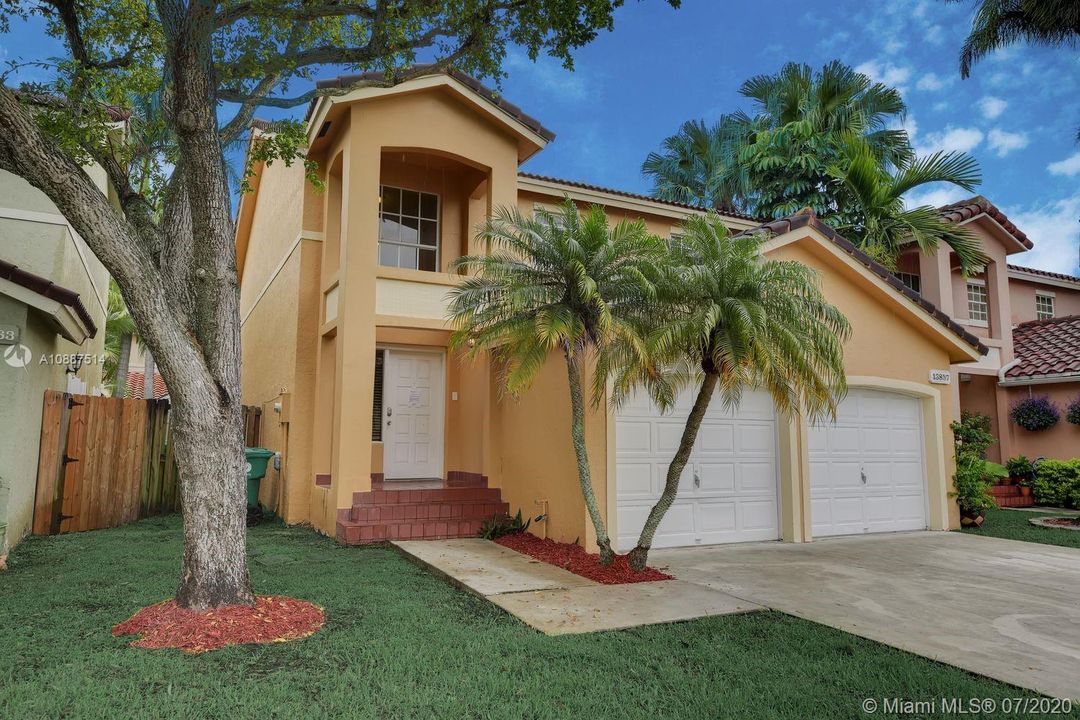 Recently Rented: $2,344 (3 beds, 2 baths, 2048 Square Feet)