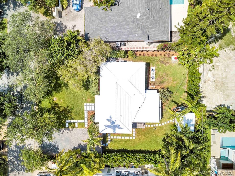 Recently Sold: $1,249,000 (3 beds, 1 baths, 1044 Square Feet)