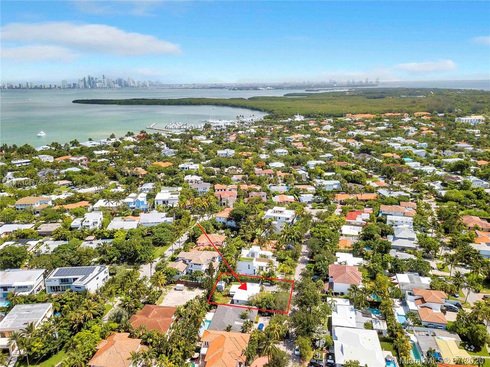 Recently Sold: $1,249,000 (3 beds, 1 baths, 1044 Square Feet)