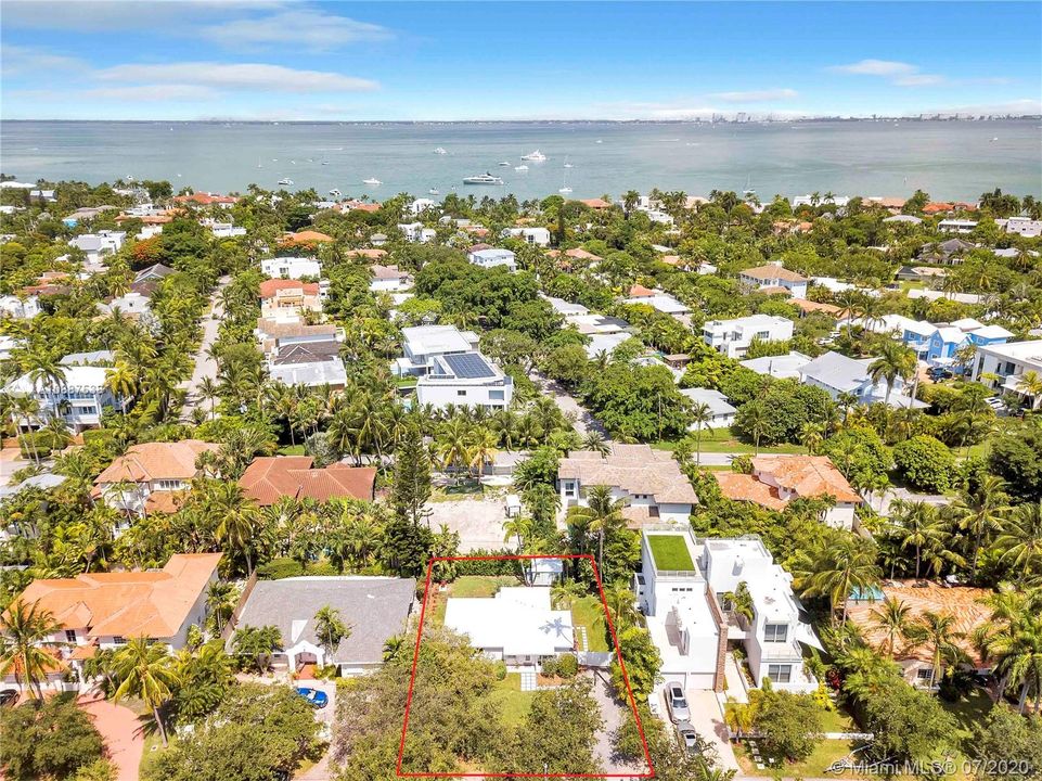 Recently Sold: $1,249,000 (3 beds, 1 baths, 1044 Square Feet)