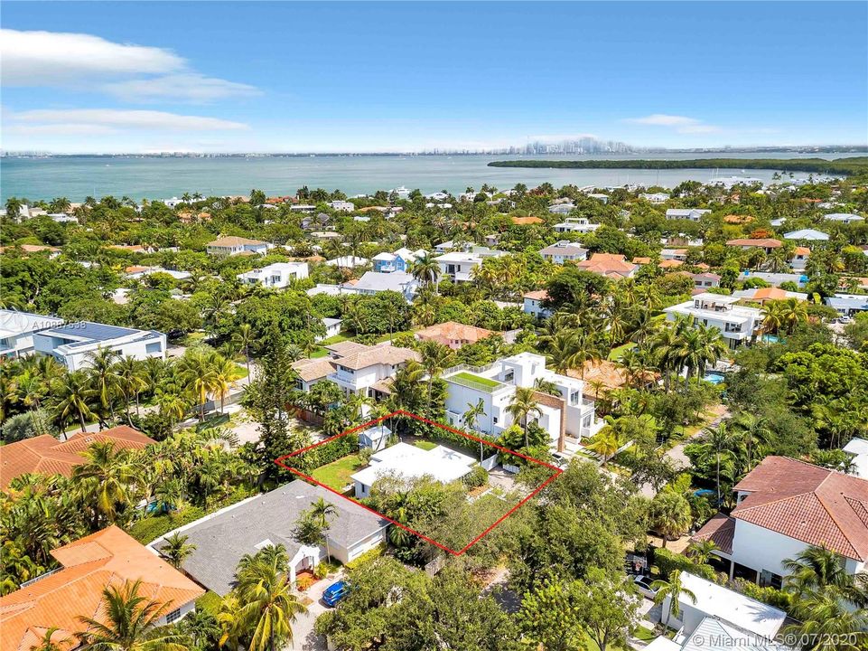Recently Sold: $1,249,000 (3 beds, 1 baths, 1044 Square Feet)