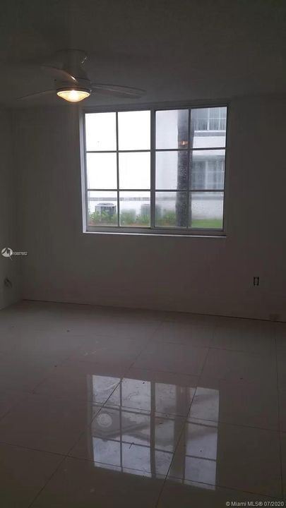 Recientemente alquilado: $1,500 (1 camas, 1 baños, 743 Pies cuadrados)