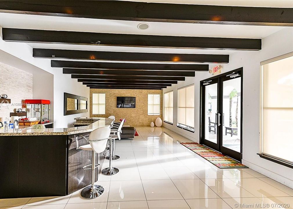 Recientemente alquilado: $1,500 (1 camas, 1 baños, 743 Pies cuadrados)