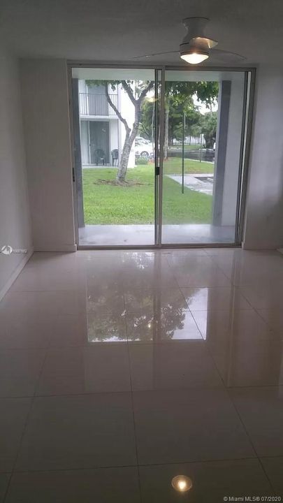 Recientemente alquilado: $1,500 (1 camas, 1 baños, 743 Pies cuadrados)