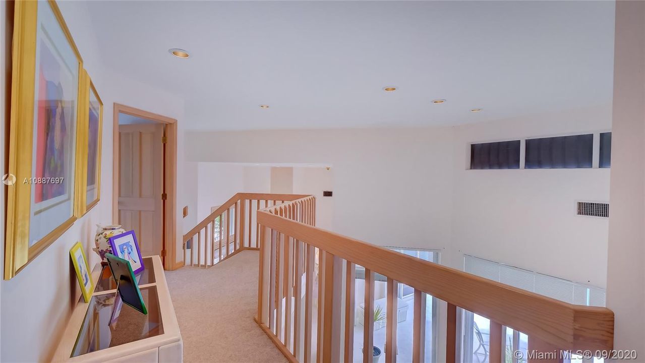 Recently Sold: $1,000,000 (4 beds, 3 baths, 3269 Square Feet)
