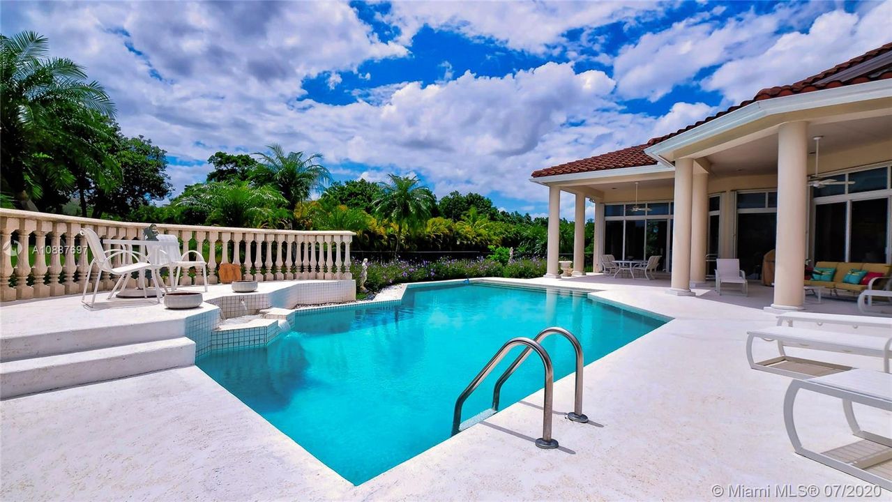 Recently Sold: $1,000,000 (4 beds, 3 baths, 3269 Square Feet)