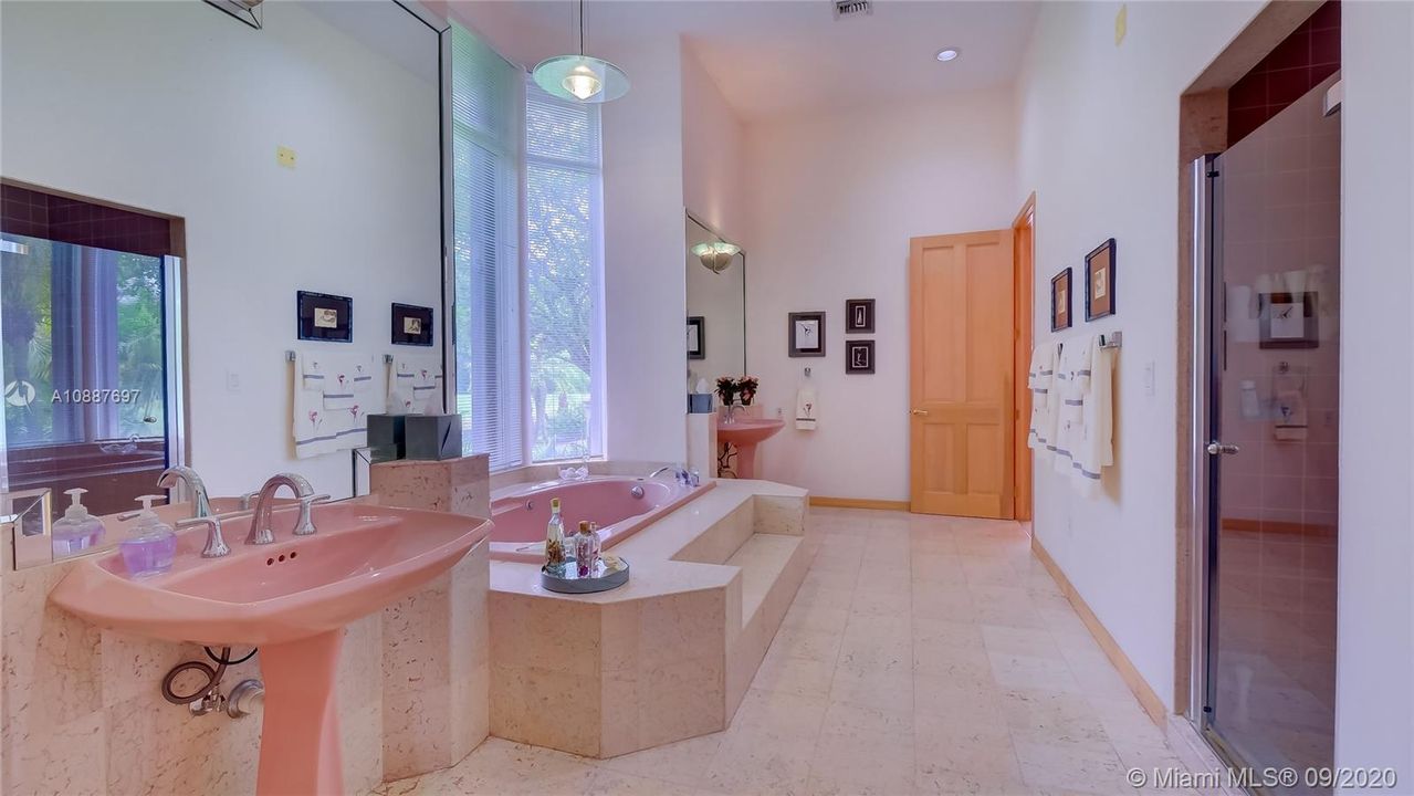 Recently Sold: $1,000,000 (4 beds, 3 baths, 3269 Square Feet)