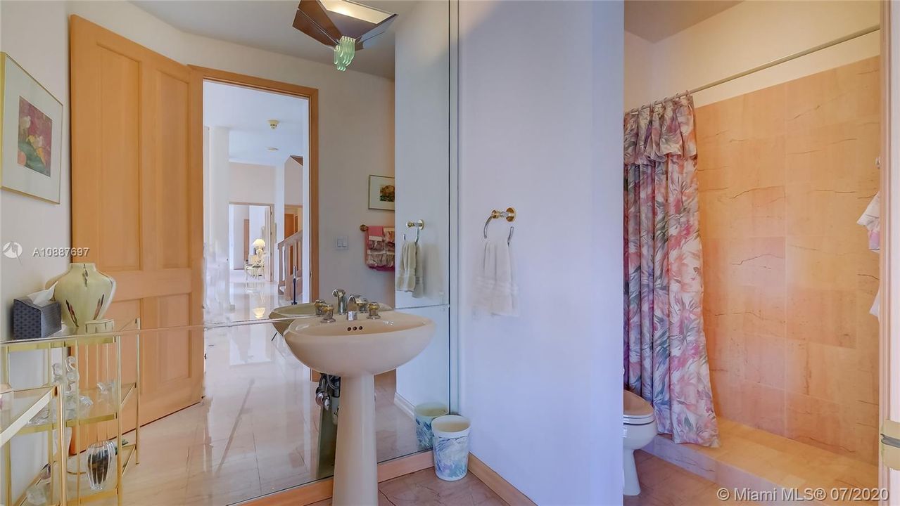 Recently Sold: $1,000,000 (4 beds, 3 baths, 3269 Square Feet)