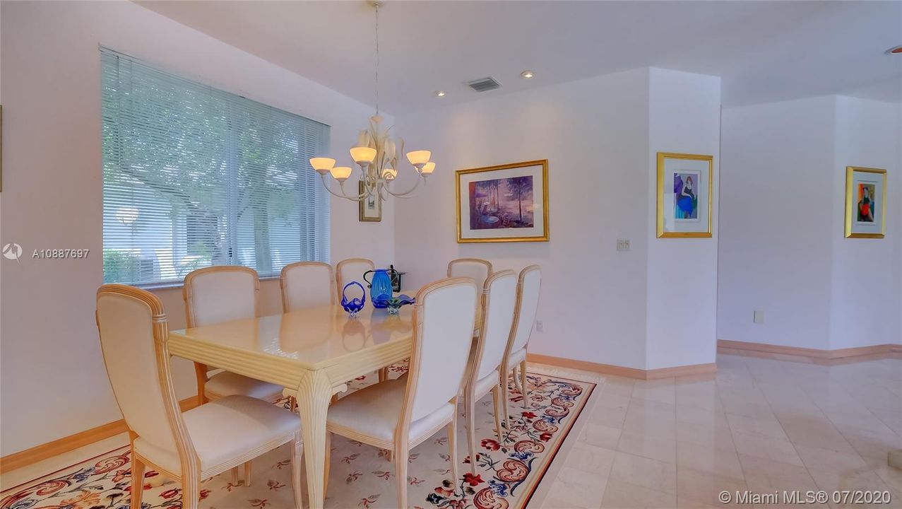 Recently Sold: $1,000,000 (4 beds, 3 baths, 3269 Square Feet)