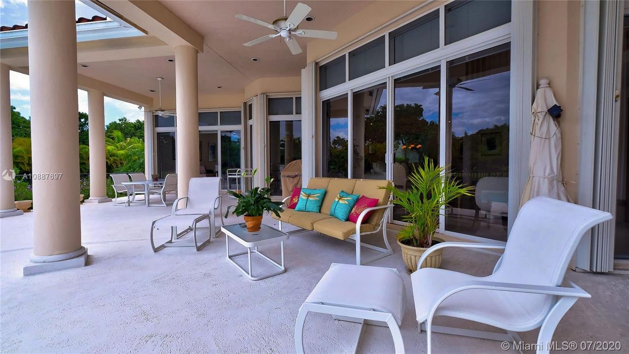 Recently Sold: $1,000,000 (4 beds, 3 baths, 3269 Square Feet)