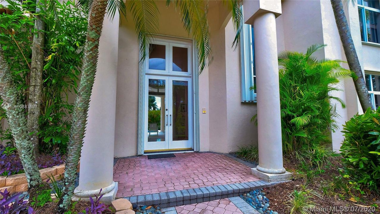 Recently Sold: $1,000,000 (4 beds, 3 baths, 3269 Square Feet)