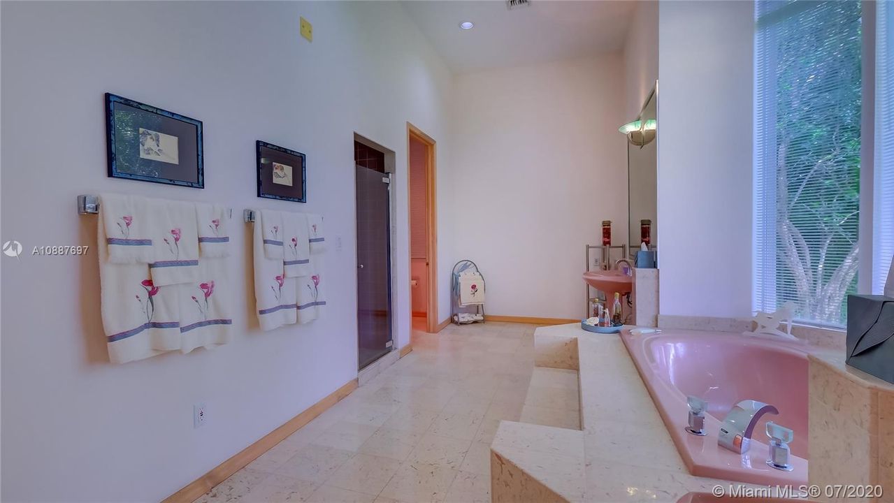 Recently Sold: $1,000,000 (4 beds, 3 baths, 3269 Square Feet)