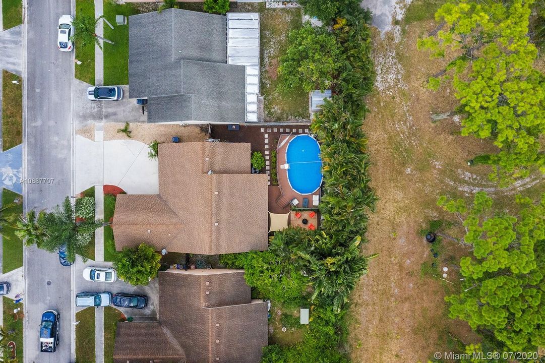 Недавно продано: $318,900 (3 спален, 2 ванн, 1607 Квадратных фут)