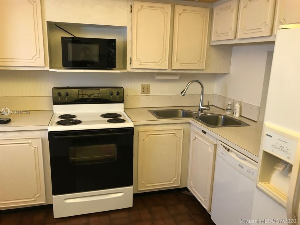 Recently Sold: $244,900 (2 beds, 2 baths, 1000 Square Feet)