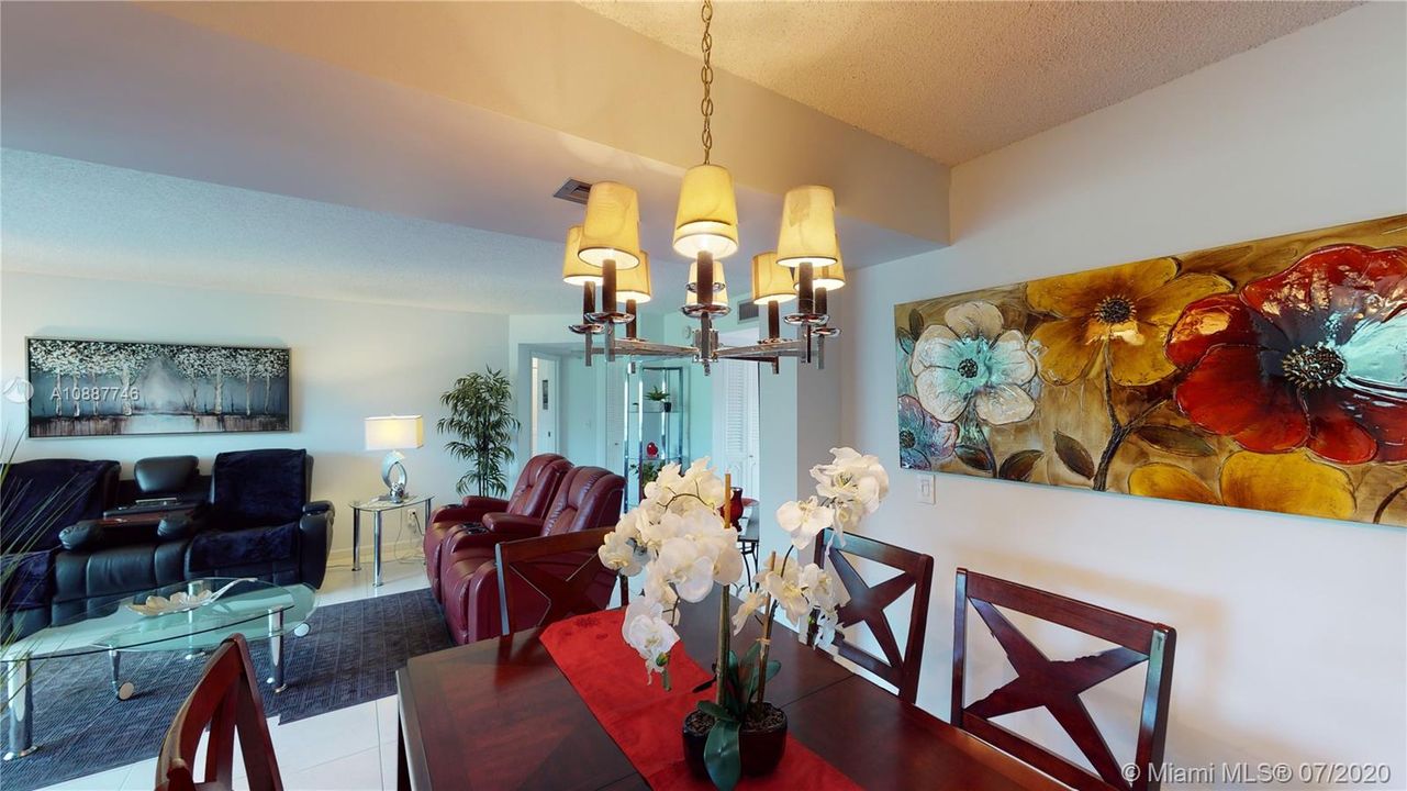 Vendido Recientemente: $149,500 (2 camas, 2 baños, 1090 Pies cuadrados)