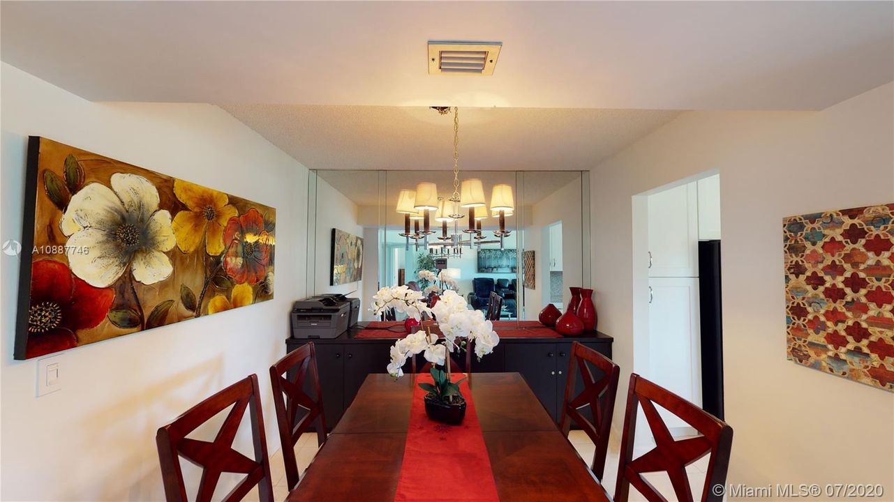 Vendido Recientemente: $149,500 (2 camas, 2 baños, 1090 Pies cuadrados)