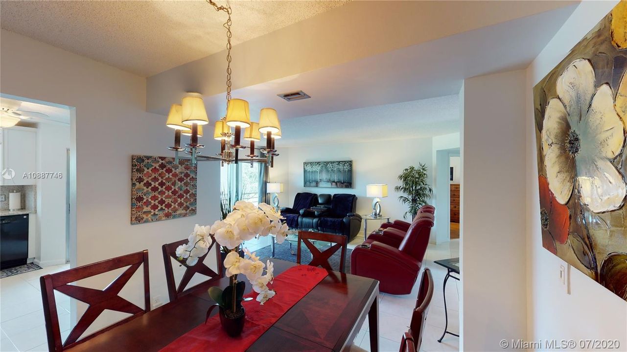 Vendido Recientemente: $149,500 (2 camas, 2 baños, 1090 Pies cuadrados)