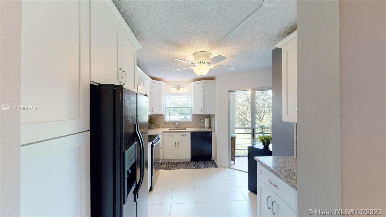 Vendido Recientemente: $149,500 (2 camas, 2 baños, 1090 Pies cuadrados)