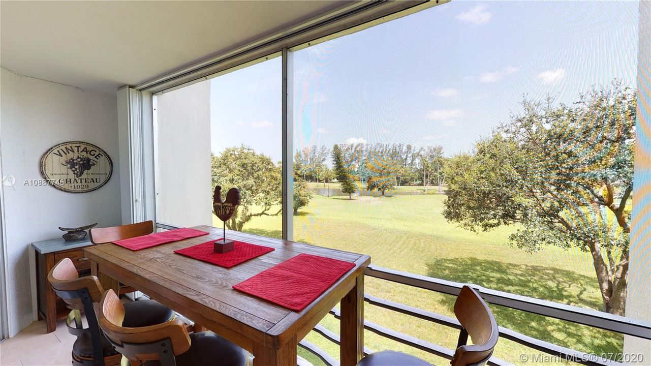 Vendido Recientemente: $149,500 (2 camas, 2 baños, 1090 Pies cuadrados)