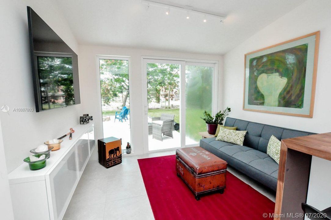 Vendido Recientemente: $539,000 (4 camas, 2 baños, 1189 Pies cuadrados)