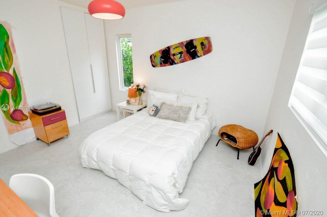 Vendido Recientemente: $539,000 (4 camas, 2 baños, 1189 Pies cuadrados)