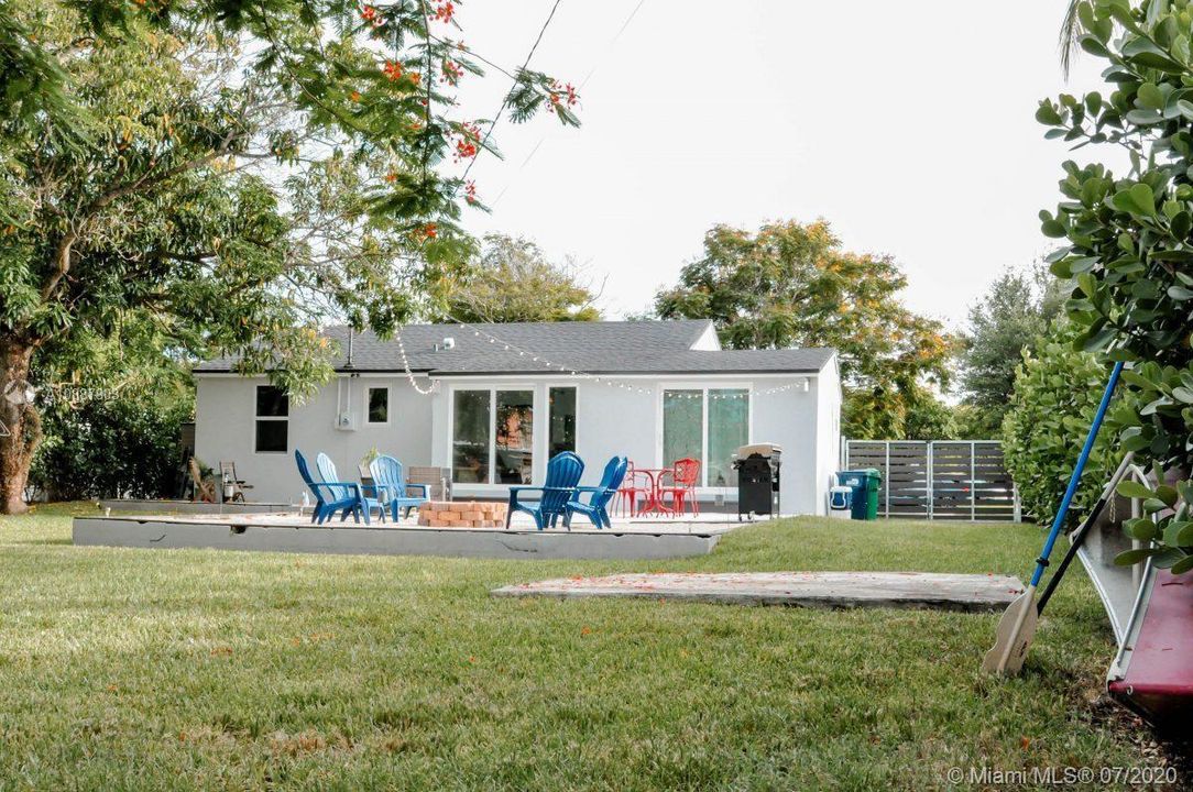 Vendido Recientemente: $539,000 (4 camas, 2 baños, 1189 Pies cuadrados)