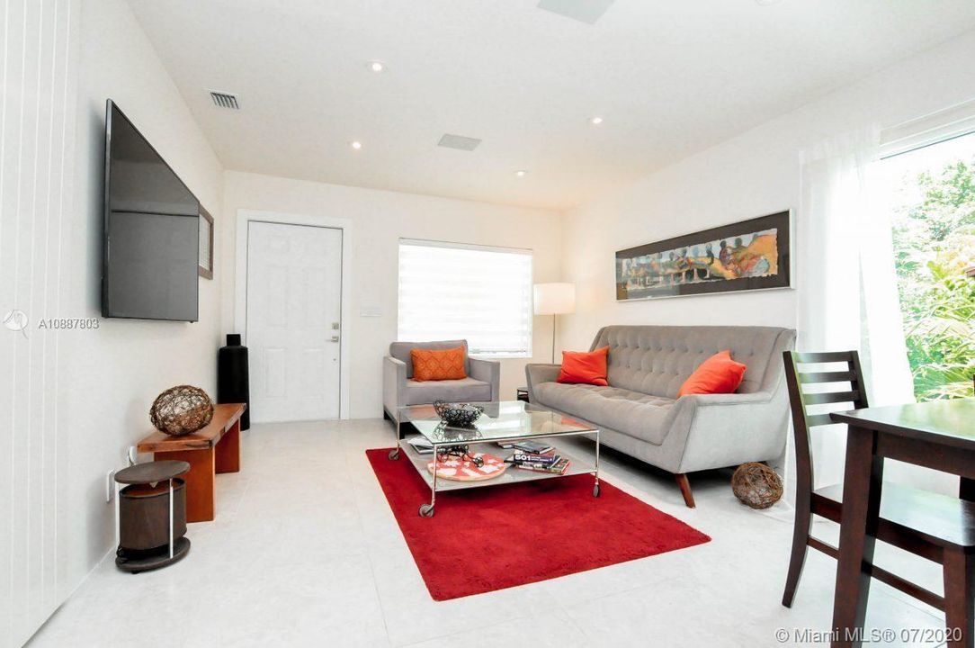 Vendido Recientemente: $539,000 (4 camas, 2 baños, 1189 Pies cuadrados)