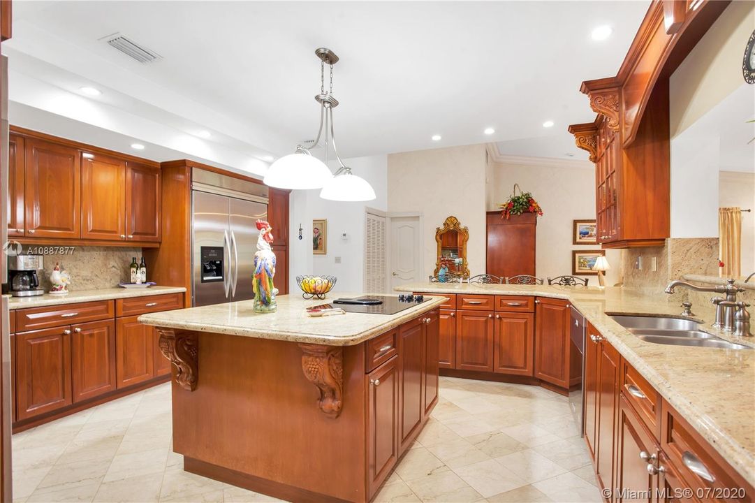 Vendido Recientemente: $1,200,000 (5 camas, 4 baños, 3646 Pies cuadrados)