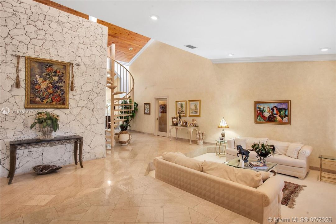 Vendido Recientemente: $1,200,000 (5 camas, 4 baños, 3646 Pies cuadrados)