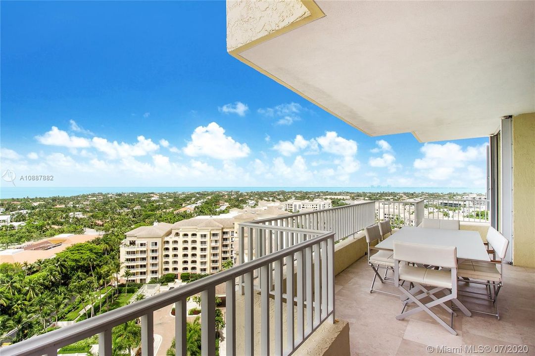 Recently Sold: $2,595,000 (3 beds, 5 baths, 2790 Square Feet)