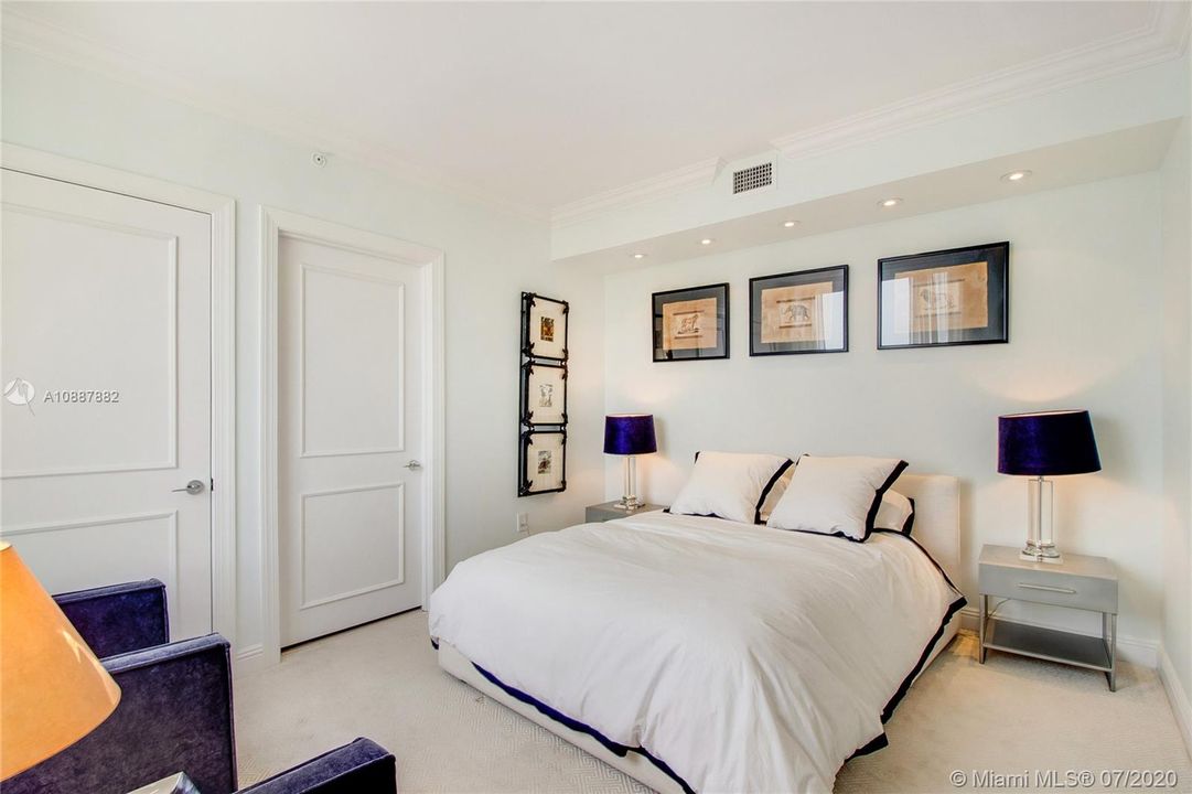 Recently Sold: $2,595,000 (3 beds, 5 baths, 2790 Square Feet)