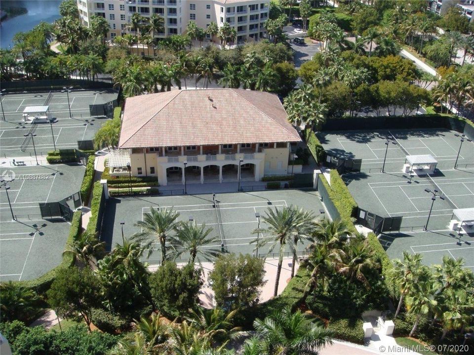 Recently Sold: $2,595,000 (3 beds, 5 baths, 2790 Square Feet)