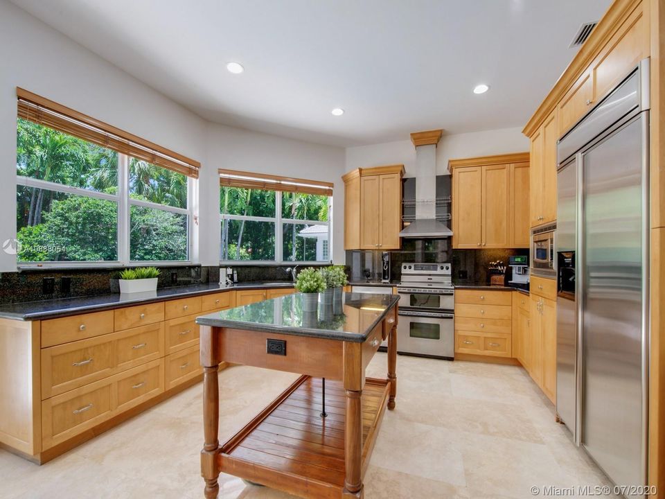 Recently Rented: $12,995 (5 beds, 5 baths, 4419 Square Feet)