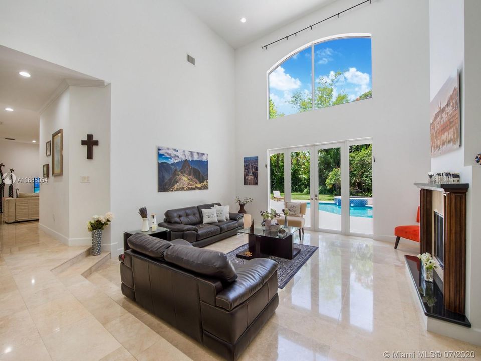 Recently Rented: $12,995 (5 beds, 5 baths, 4419 Square Feet)