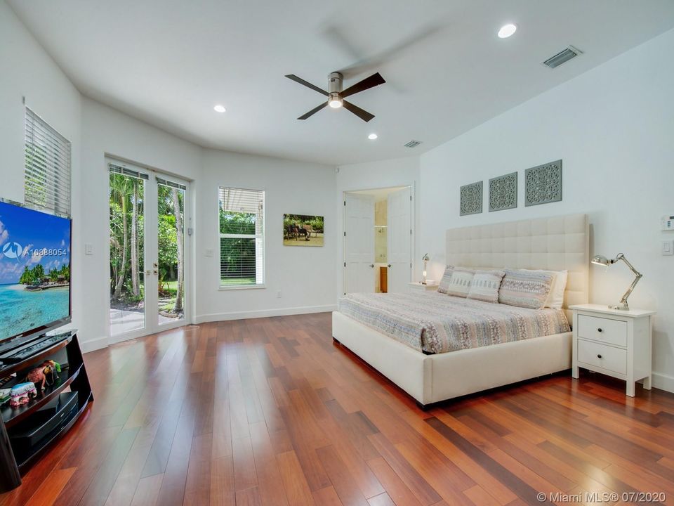 Recently Rented: $12,995 (5 beds, 5 baths, 4419 Square Feet)