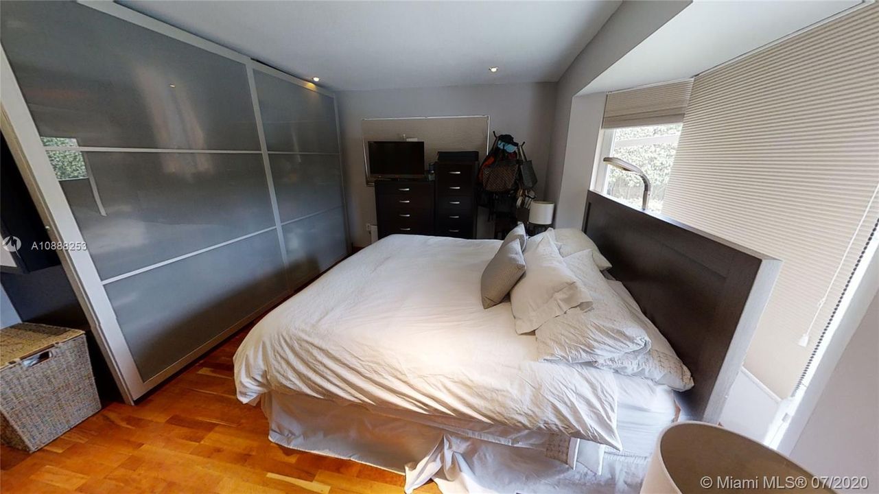 Recently Rented: $3,295 (3 beds, 2 baths, 1755 Square Feet)