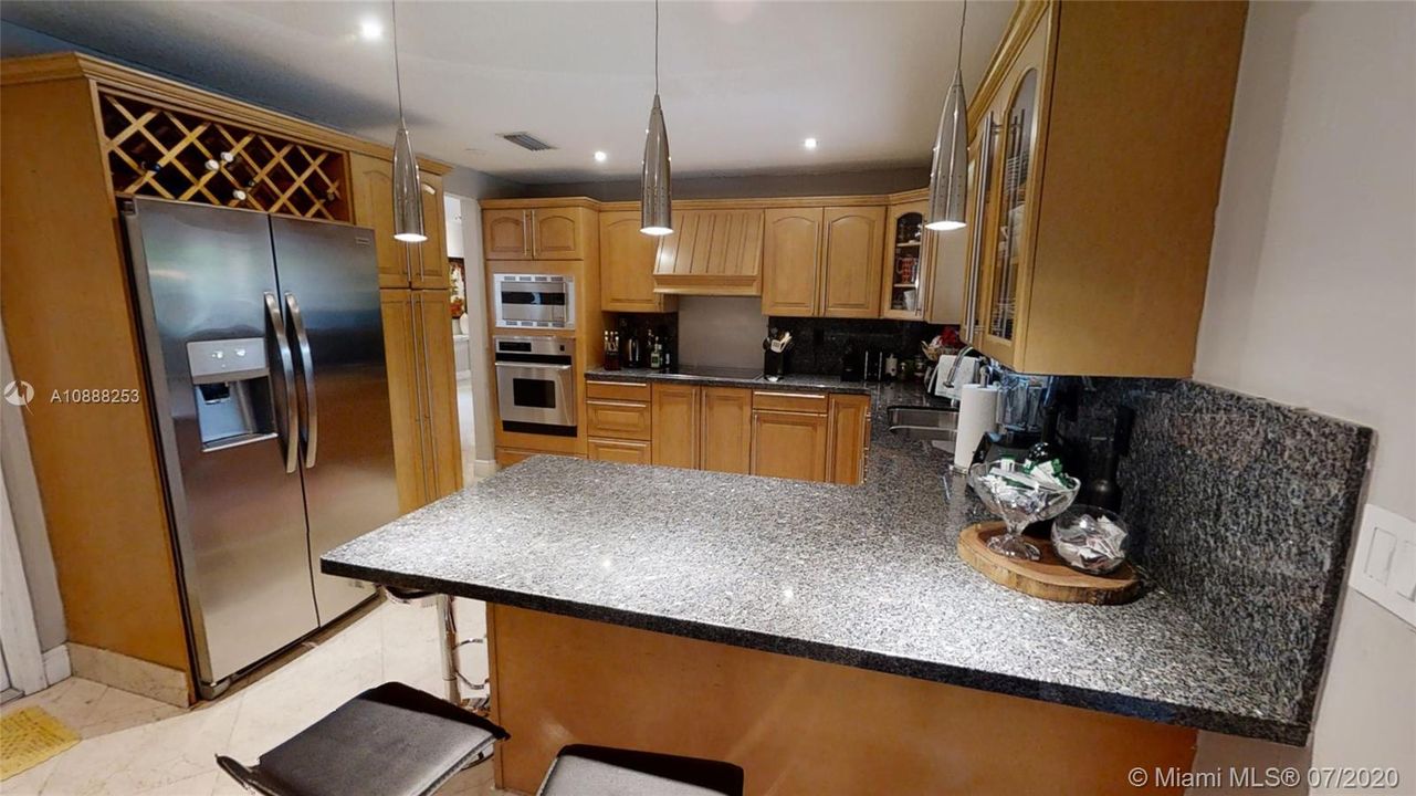 Recently Rented: $3,295 (3 beds, 2 baths, 1755 Square Feet)
