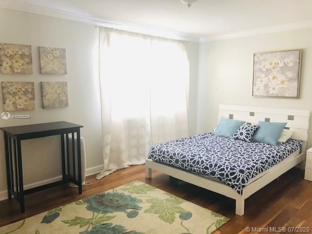 Vendido Recientemente: $339,000 (2 camas, 2 baños, 1696 Pies cuadrados)