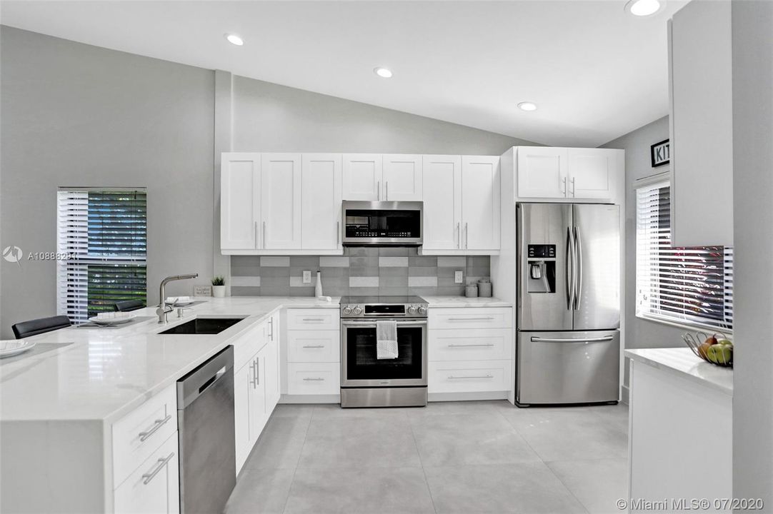 最近售出: $259,500 (2 贝兹, 2 浴室, 1320 平方英尺)