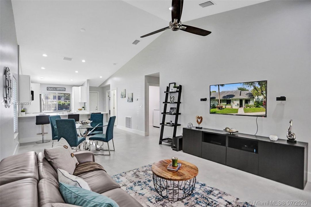 最近售出: $259,500 (2 贝兹, 2 浴室, 1320 平方英尺)