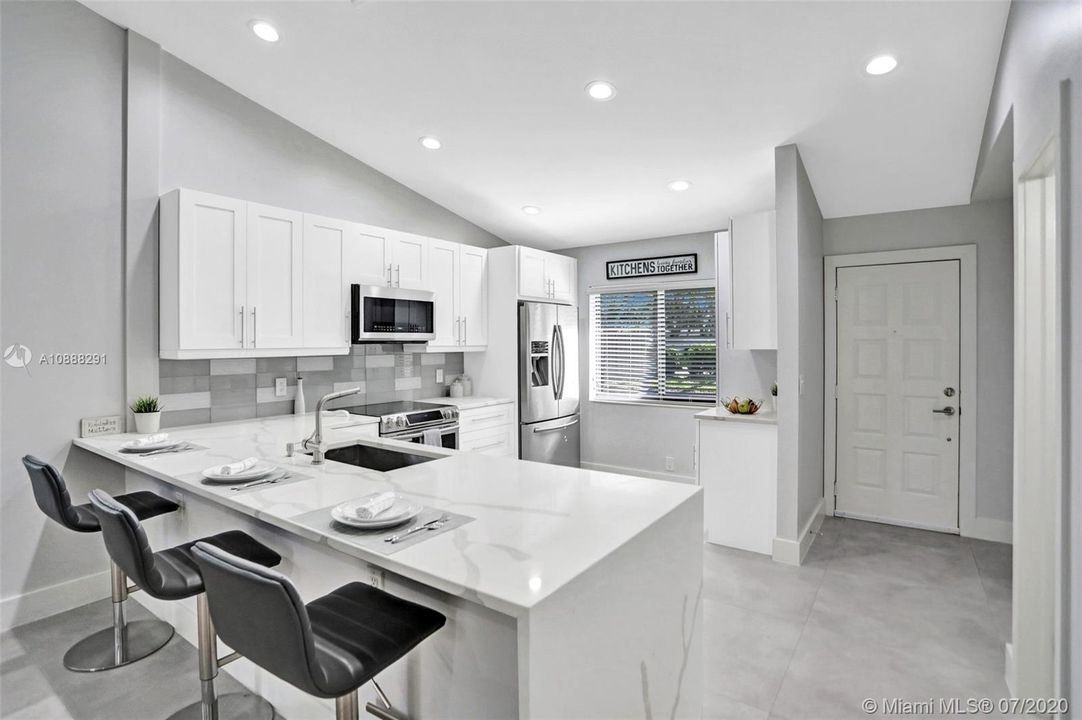 最近售出: $259,500 (2 贝兹, 2 浴室, 1320 平方英尺)