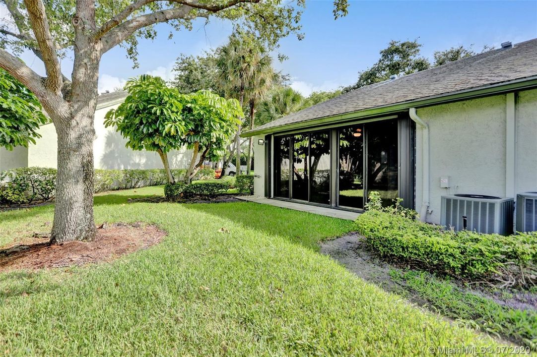 最近售出: $259,500 (2 贝兹, 2 浴室, 1320 平方英尺)