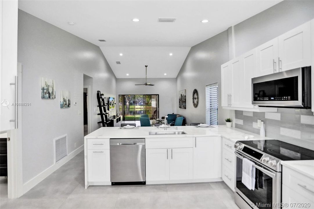 最近售出: $259,500 (2 贝兹, 2 浴室, 1320 平方英尺)