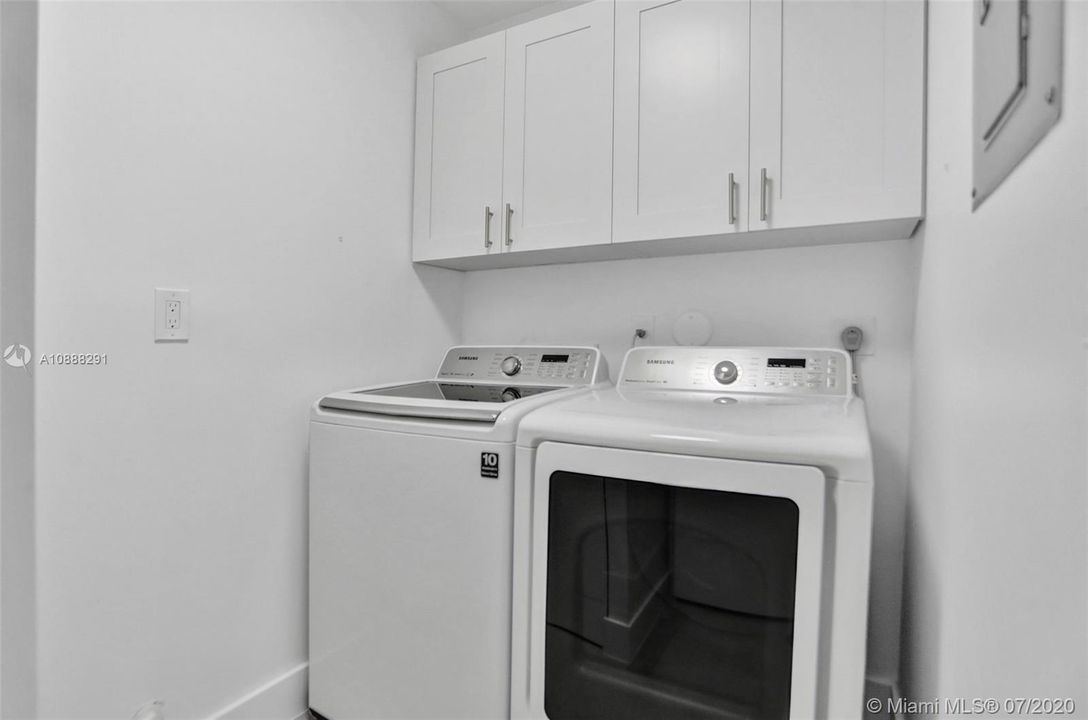 最近售出: $259,500 (2 贝兹, 2 浴室, 1320 平方英尺)