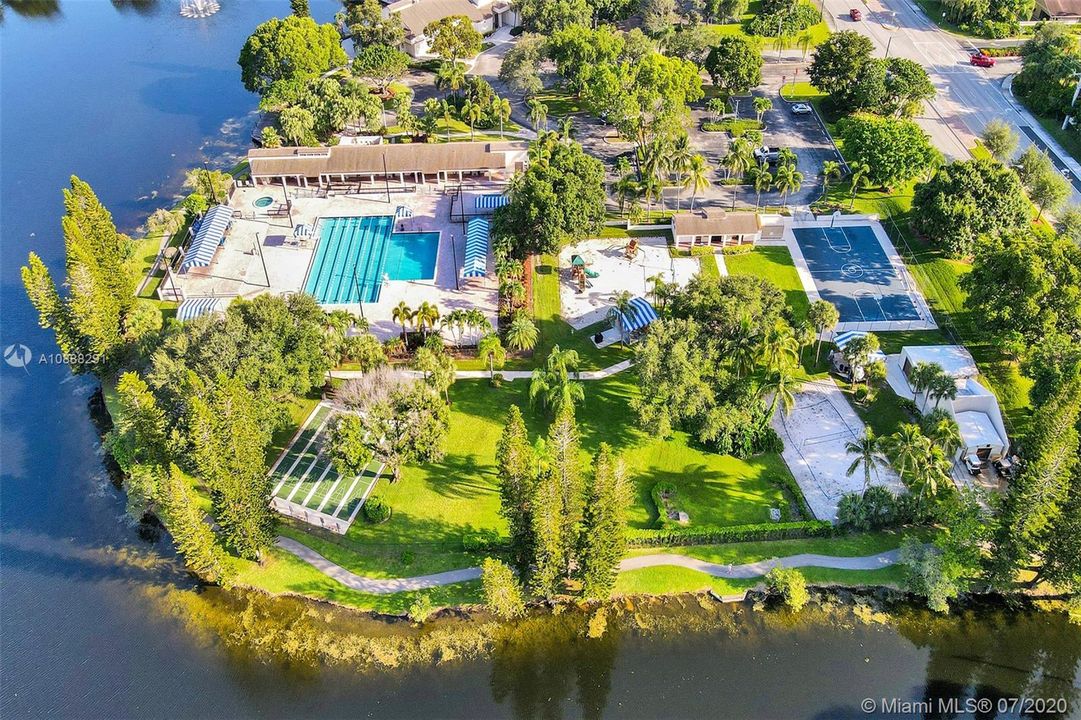 最近售出: $259,500 (2 贝兹, 2 浴室, 1320 平方英尺)