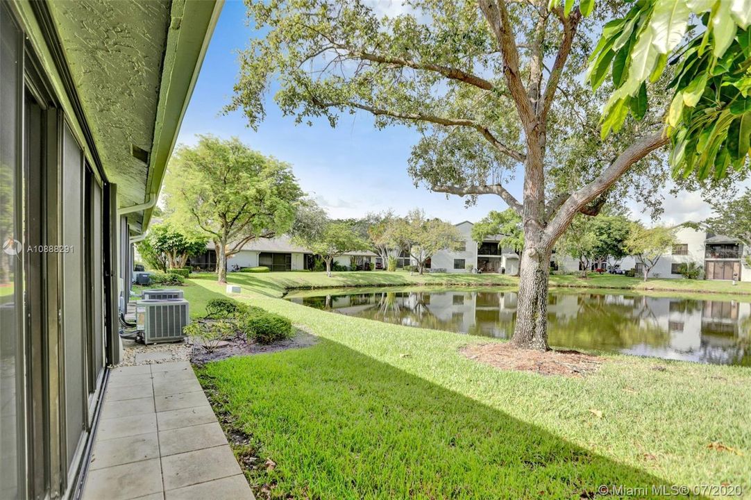 最近售出: $259,500 (2 贝兹, 2 浴室, 1320 平方英尺)