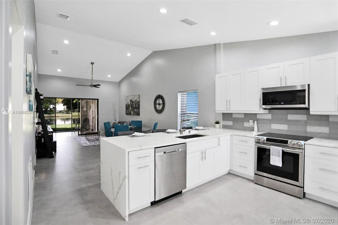 最近售出: $259,500 (2 贝兹, 2 浴室, 1320 平方英尺)